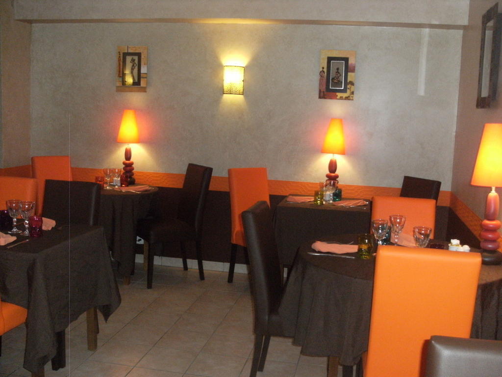 Les Confins Du Perche Hotel Tuffe Exterior photo